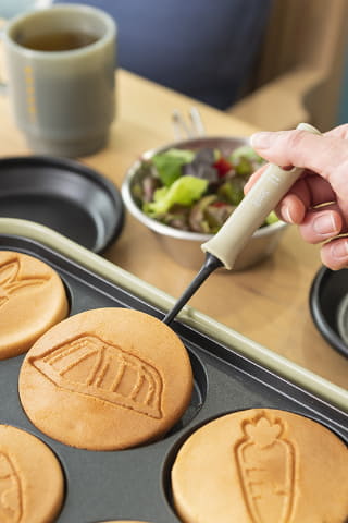 BRUNO、家でもアウトドア気分の小さめホットプレート。DODコラボ