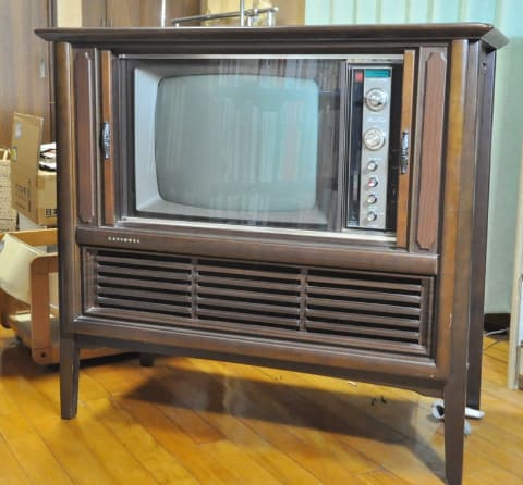 思い出家電】60年代のナショナル「人工頭脳カラーテレビ」 - 家電Watch
