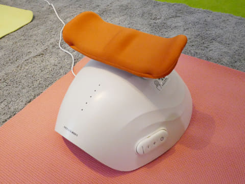 脚をのせるだけの「ゆらゆら健康器」歩く力をサポート - 家電 Watch