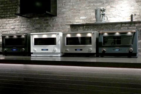 バルミューダの新オーブンレンジ。中が広くなってムラなく焼き上げ