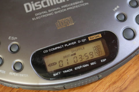 思い出家電】ソニーのディスクマン、音飛びしなくなって驚いた - 家電Watch