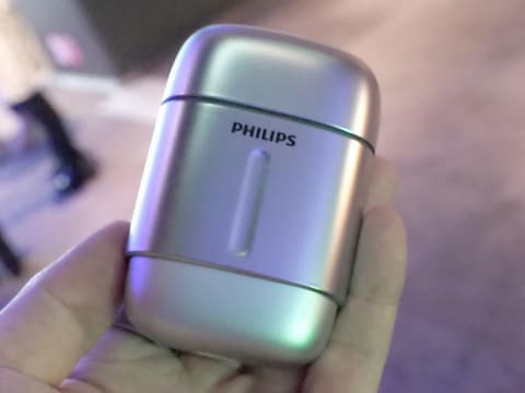 フィリップスのシェーバー、コンパクトなのに強力な剃り味 - 家電 Watch