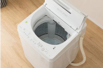 ビックカメラ、amadana「TAG label」のシンプルな154L冷蔵庫と5.5kg