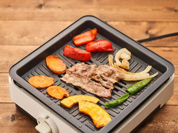人気の極薄ホットプレート「マジックグリル」に小型サイズ。汁気のある