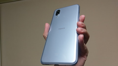 ハイエンド機と遜色ない使い心地の「AQUOS sense3 plus」 - ケータイ Watch