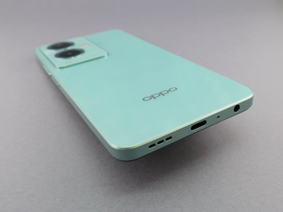 OPPO A79 5G」、3万円を切るスリムなFeliCa搭載スマートフォン
