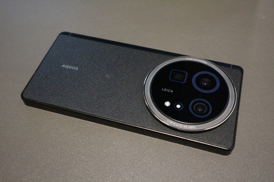 AQUOS R9 pro」レビュー、複眼カメラにシャッターキーも搭載 いよいよ