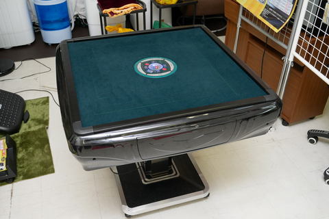 やじうまミニレビュー】サンコーの7万円の全自動麻雀卓をじっくり