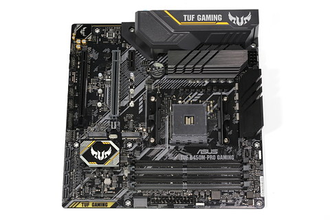 1万円台と、第3世代Ryzenの“コスパの良さ”を活かせる、ASUSのTUFマザー