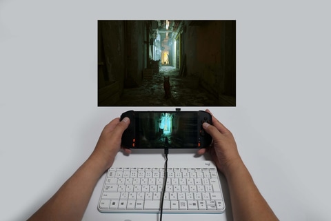 特集】ARグラスをモニター代わりに使う妙。XREAL One Proなら大型