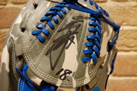 12/12(土)三浦選手・筒香選手の個性溢れる特別なグローブ「+B」限定