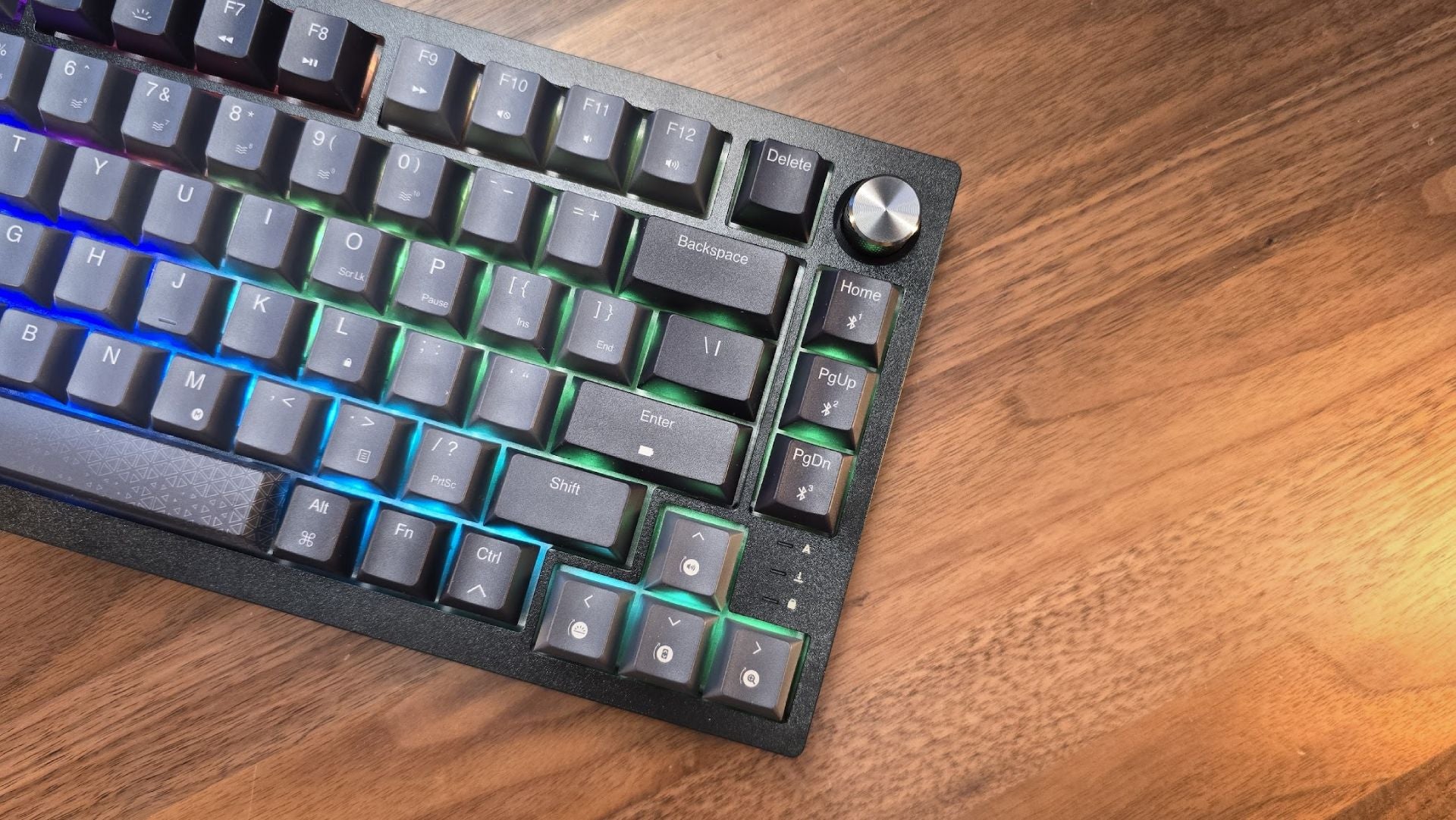 Corsair K65 Plus Wireless Review - IGN