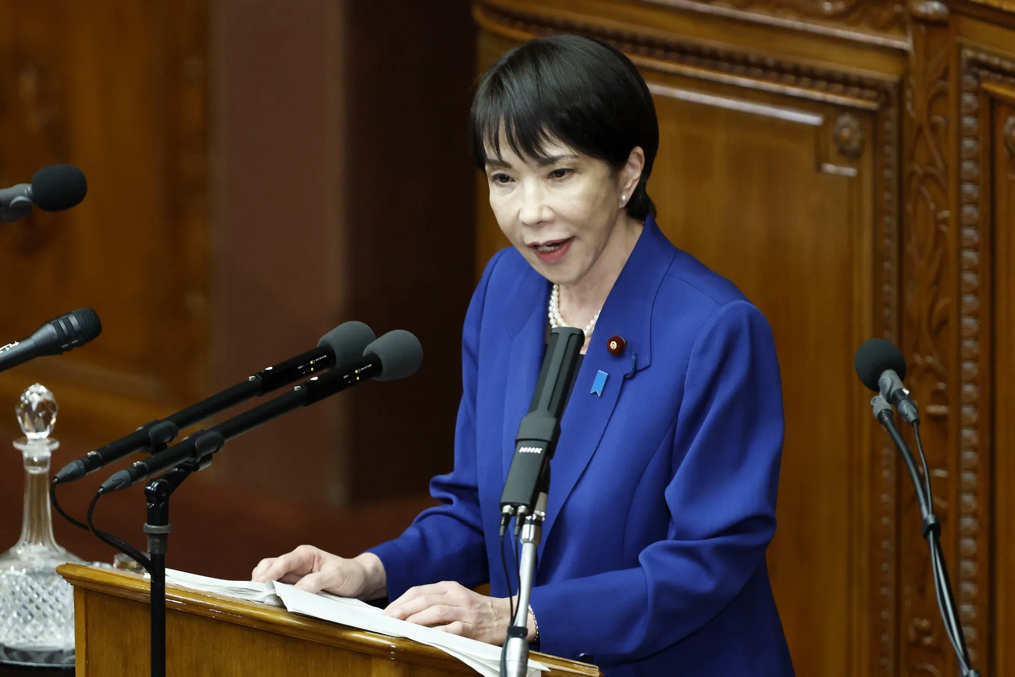 Japan Unveils Biggest Stimulus Since Covid in Bond Market Test