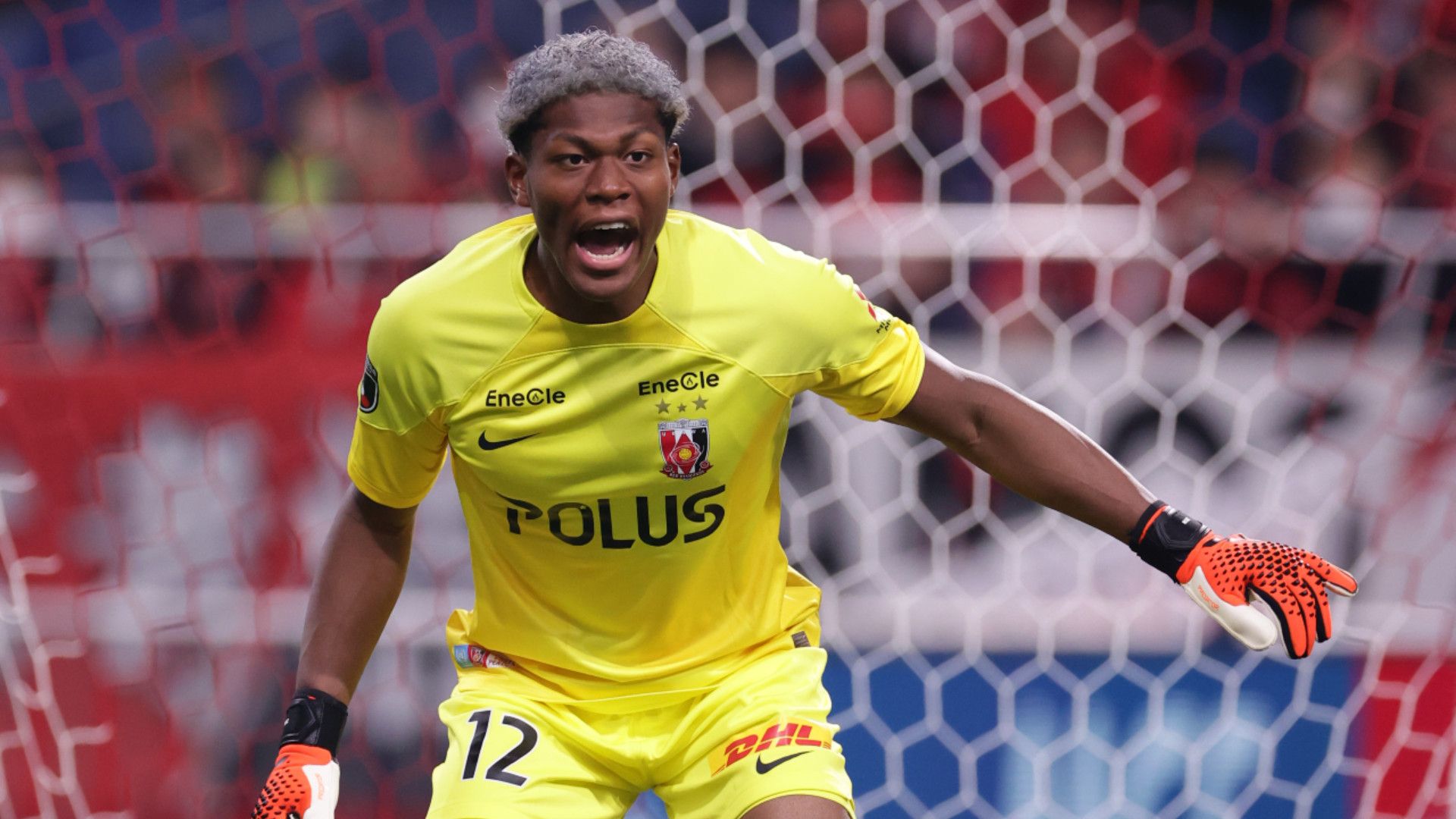 マンチェスター・U、鈴木彩艶の獲得へ選手側と接触中？浦和レッズとの