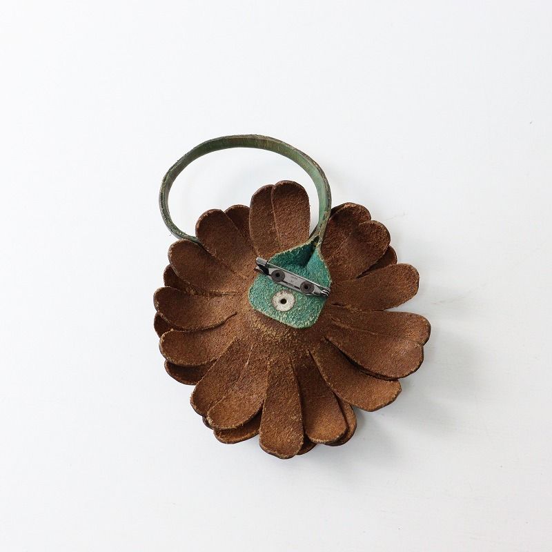 ピンクハウス PINK HOUSE マーガレットモチーフ レザー コサージュ