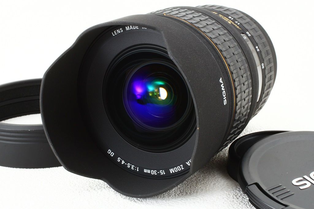シグマ Sigma Zoom 15-30mm F3.5-4.5 DG ニコンマウント レンズ v8014