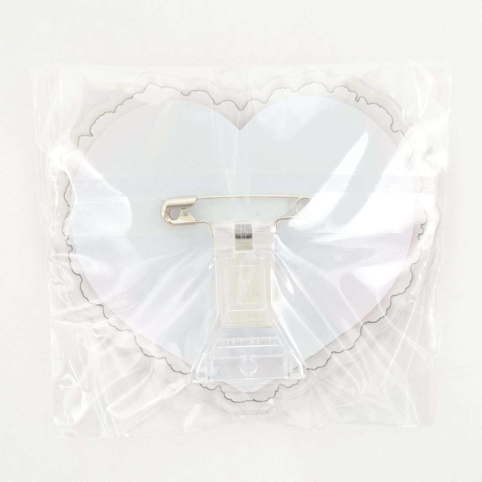 ニューダンガンロンパV3 百田解斗 ハート型アクリルバッジ 缶バッジ 2