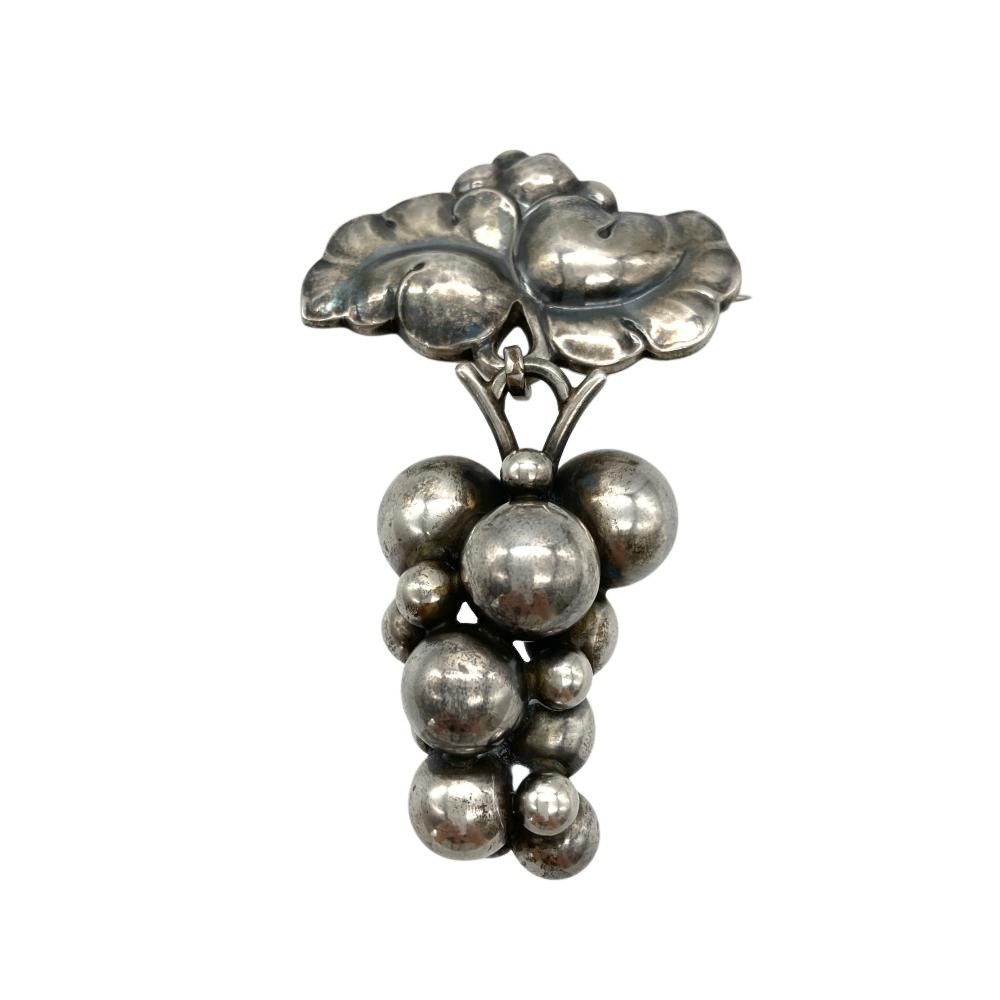 ジョージジェンセン Georg Jensen 葡萄モチーフ ブローチ SV925 24.4g