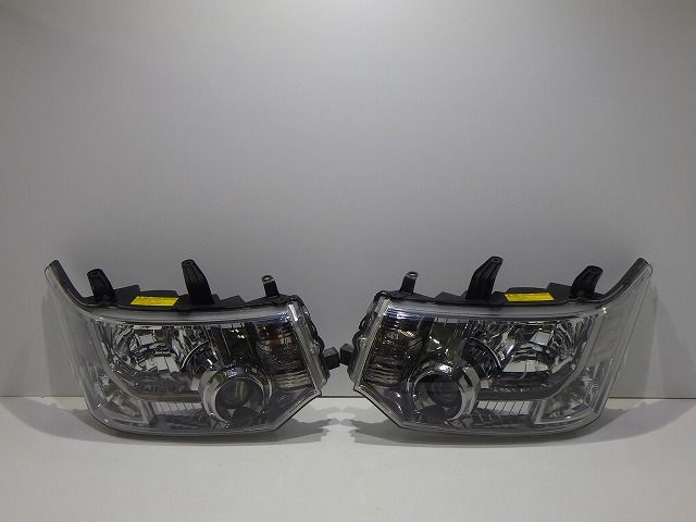 デリカD5 ヘッドライト左右 HID CV 前期 100-87918 8301C536/D291