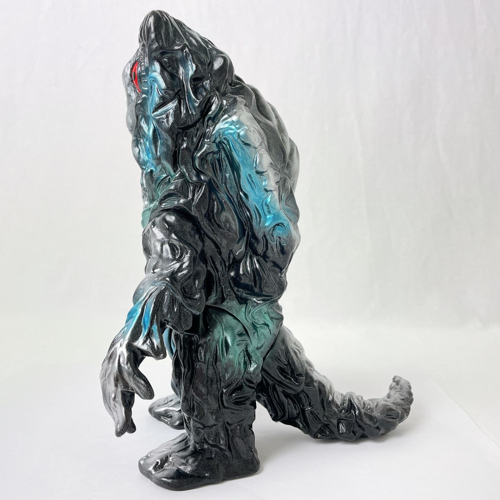 ブルマァク 復刻 ヘドラ (黒・ラメ成型) ソフビ - メルカリ