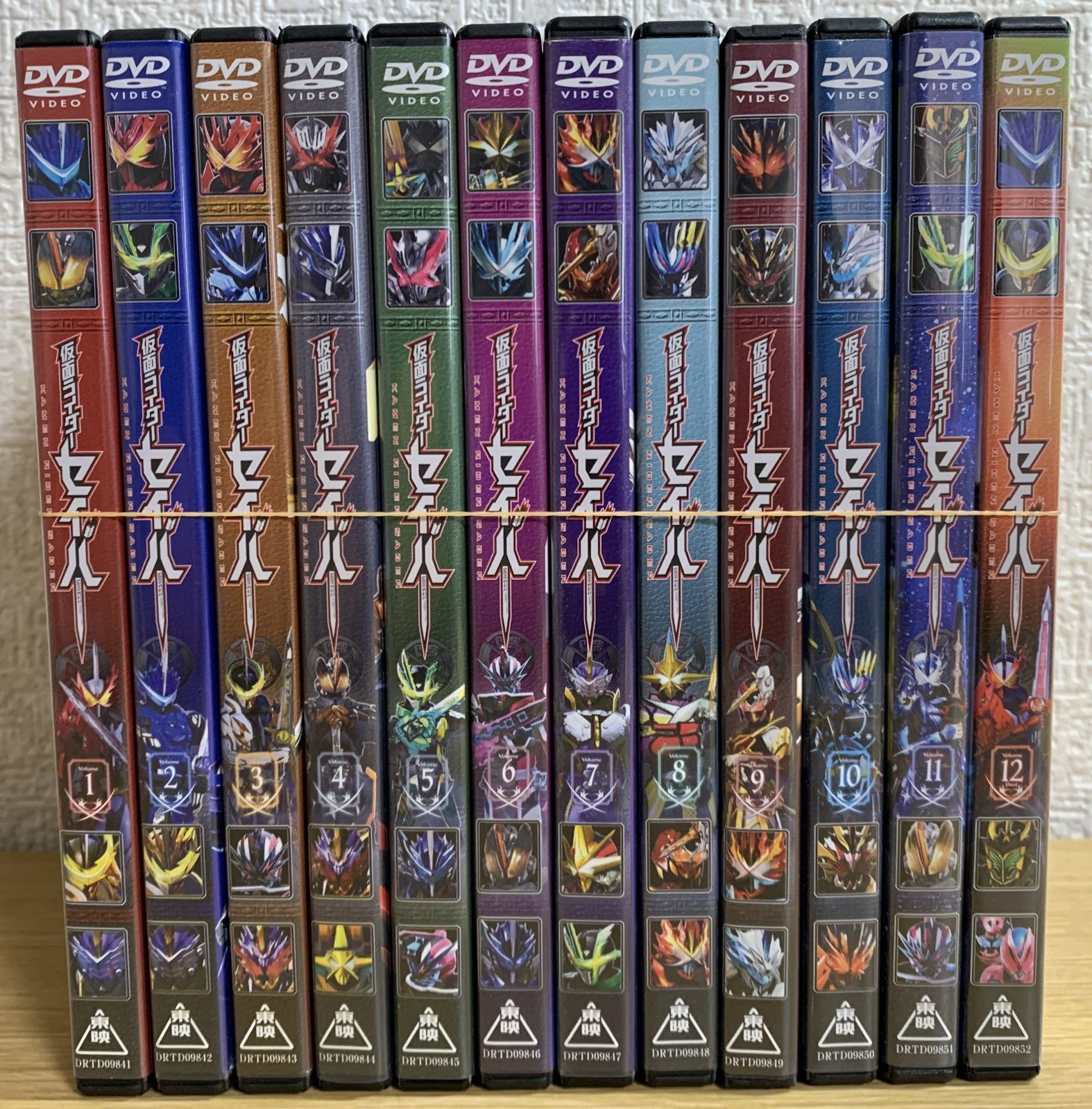 仮面ライダーセイバー DVD全巻セット - メルカリ