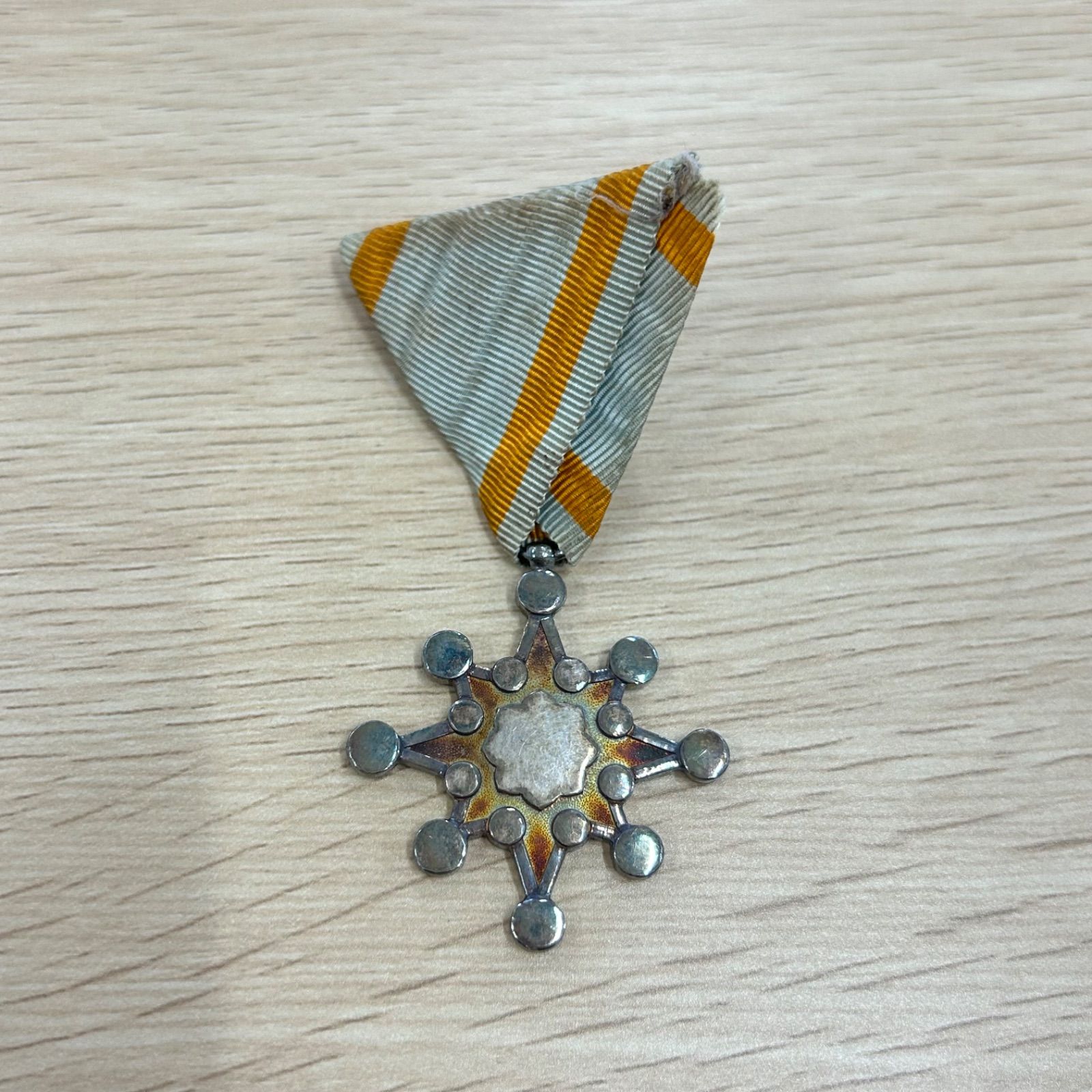 勲八等瑞宝章 旧日本軍 勲章 昭和レトロ コレクション - メルカリ