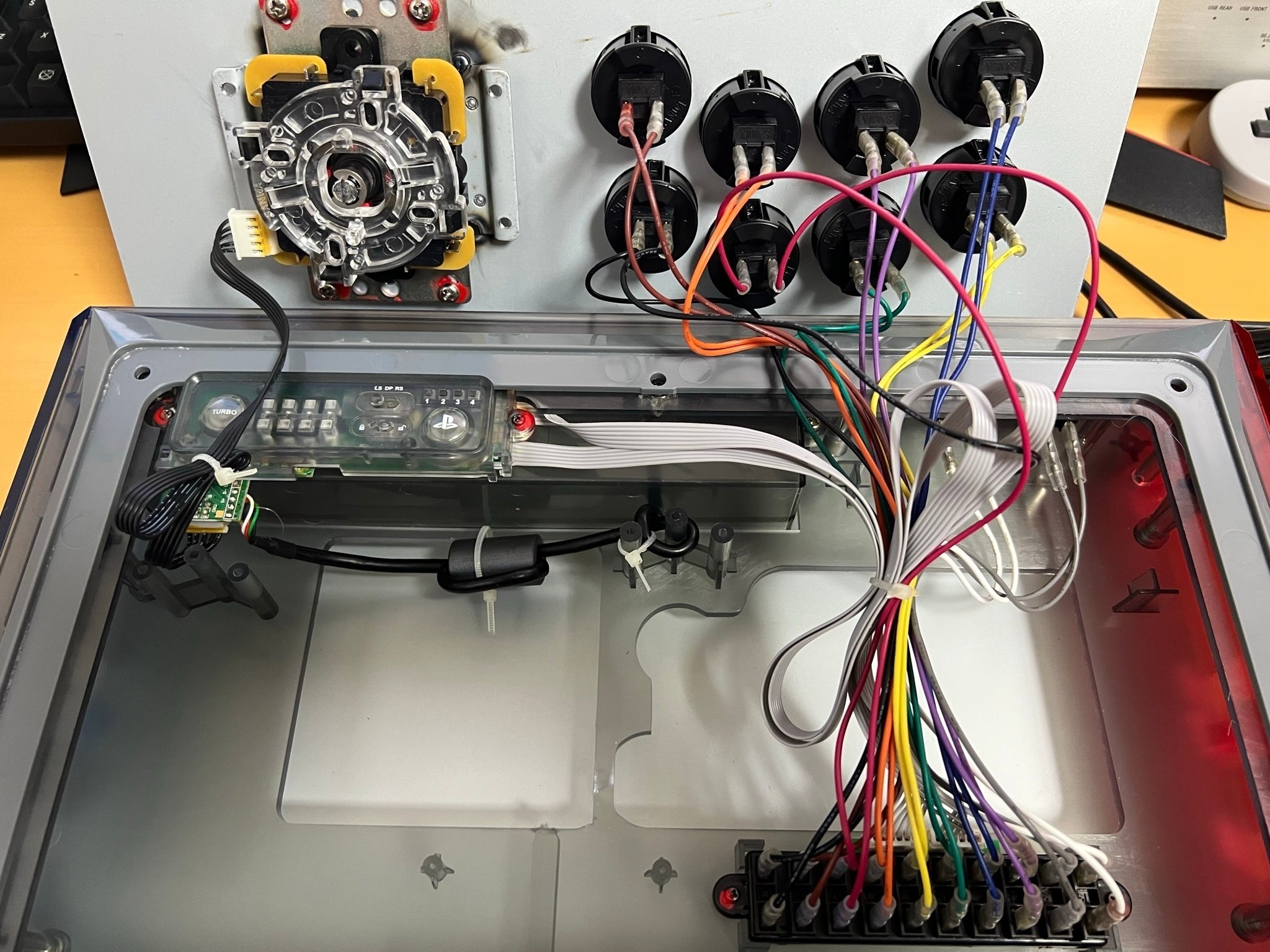 Raspberry Pi Pico(GP2040)でアケコンを作る(3) アケコンの中身を