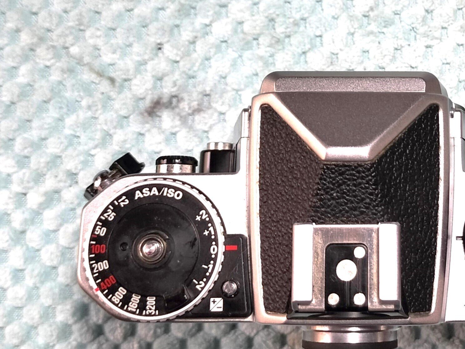 Nikon FE2の分解｜フィルムカメラ修理のアクアカメラ