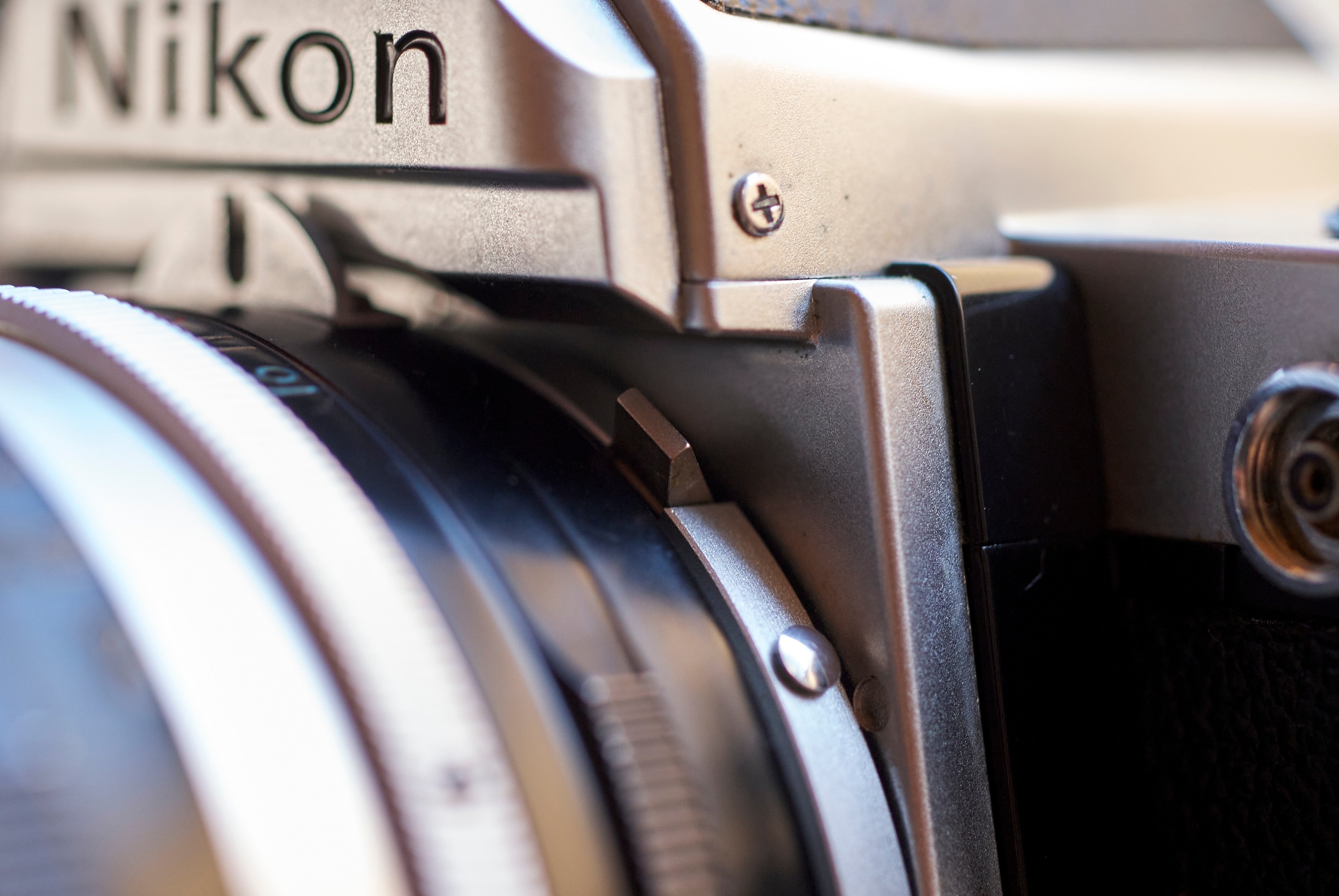 Nikon FM Nikon MD-12 機械式の魅力と醍醐味｜Sven.