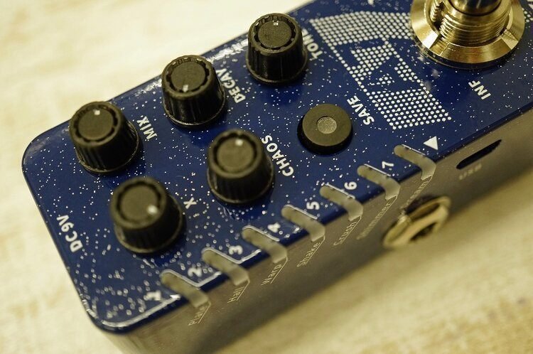 場所を取らず、現代的アンビエントサウンドを簡単に！プリセットも