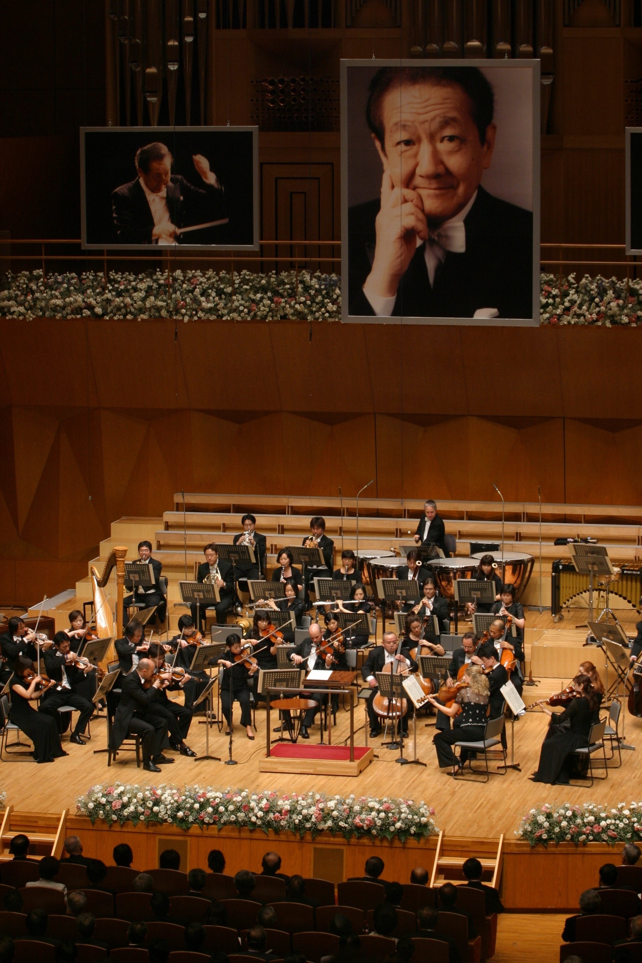 アンサンブル金沢を創設した岩城宏之さん「おらが街のオケ」、世界を