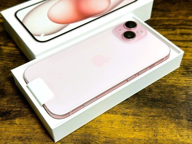 iPhone 15 ピンク 128GB」がやってきた！開封の儀からデータ移行
