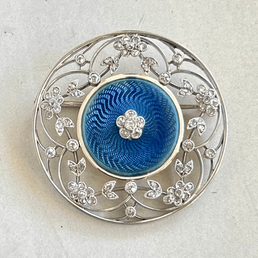 黒田 美紀のアンティーク・ストーリーギロッシェ・エナメル・ブローチ