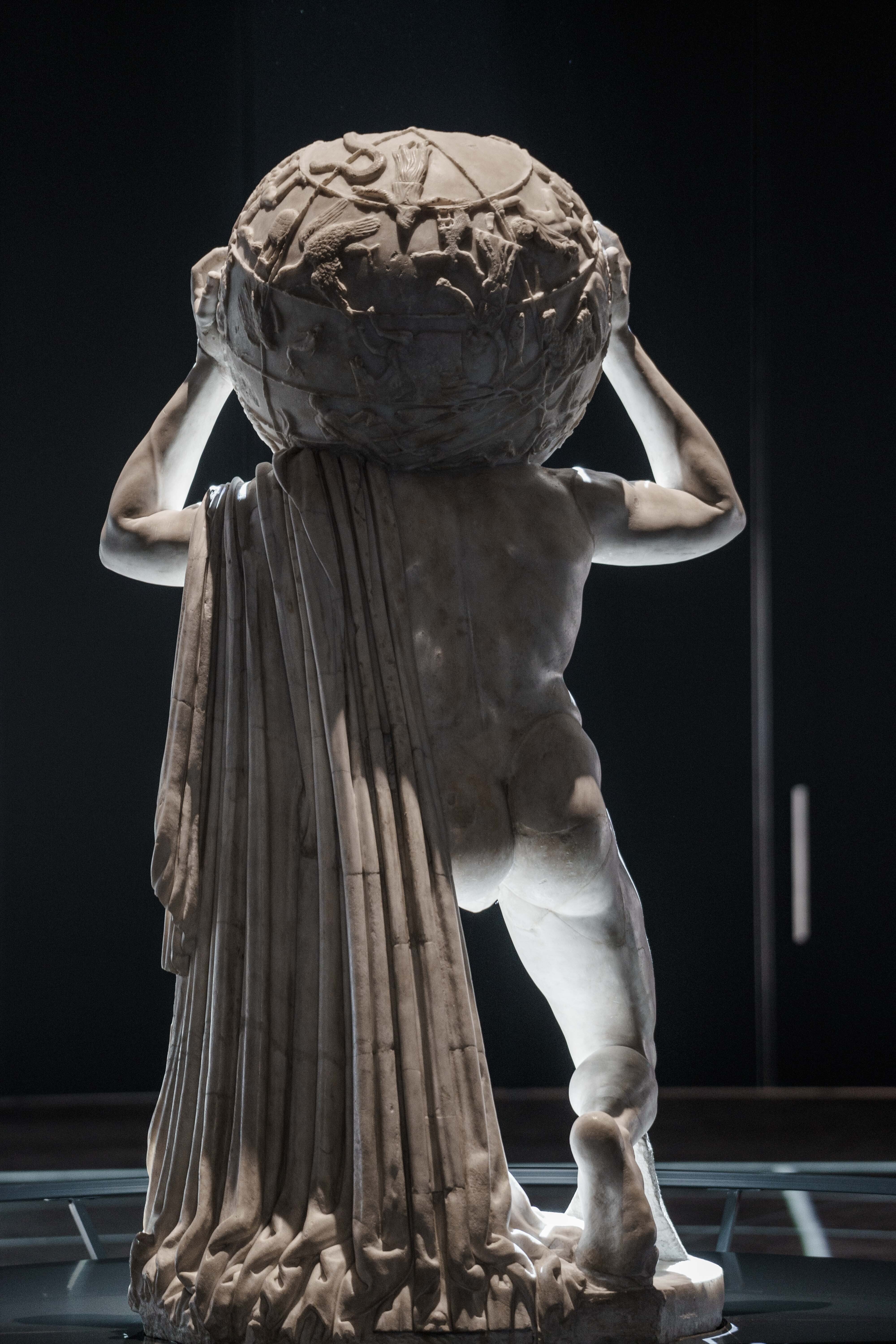 ファルネーゼのアトラスは何がすごい? 大阪万博・イタリア館の目玉展示