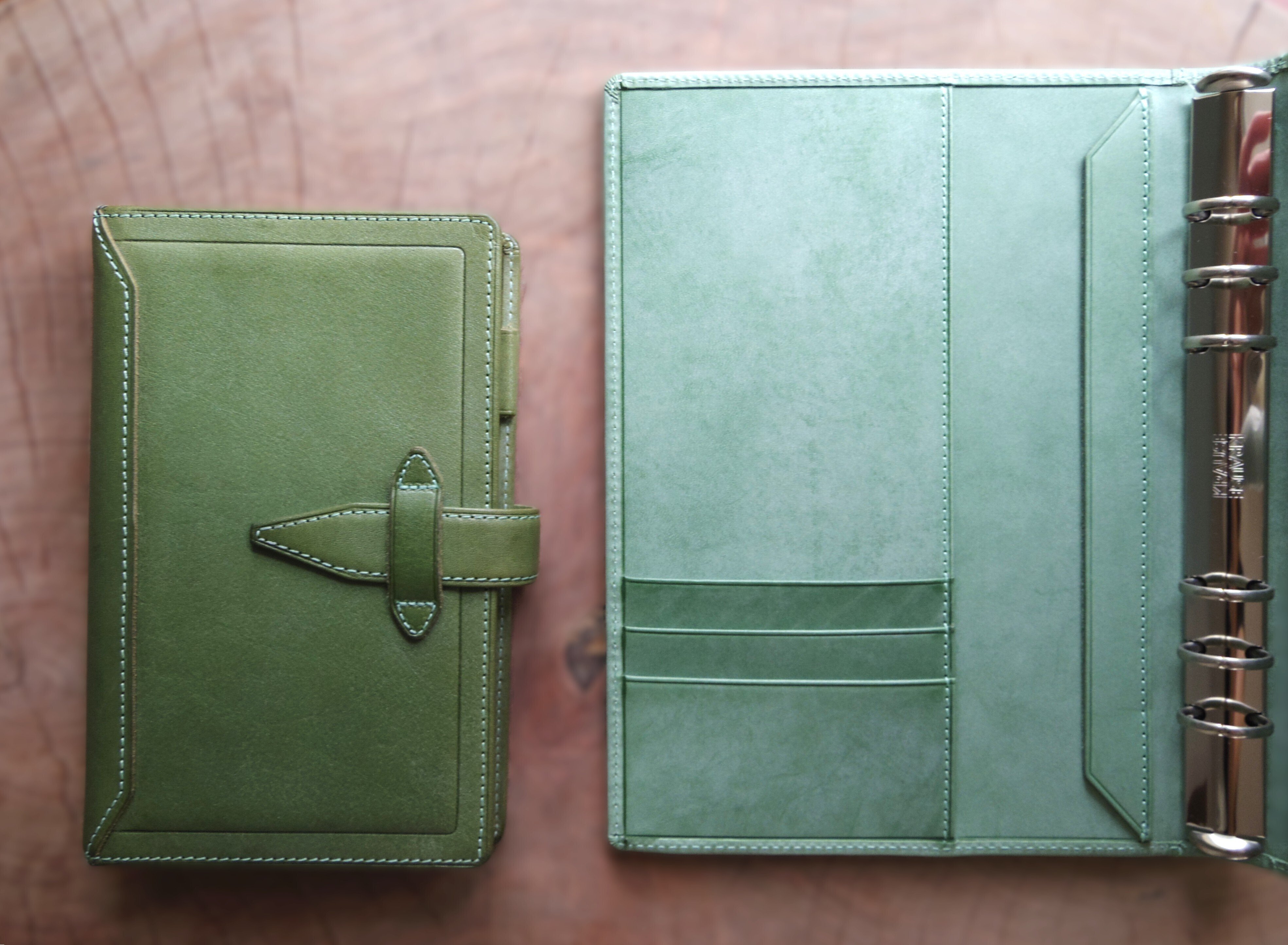 ロロマクラシック エスメラルダ エイジング2年、インク手帳｜手帳Q子