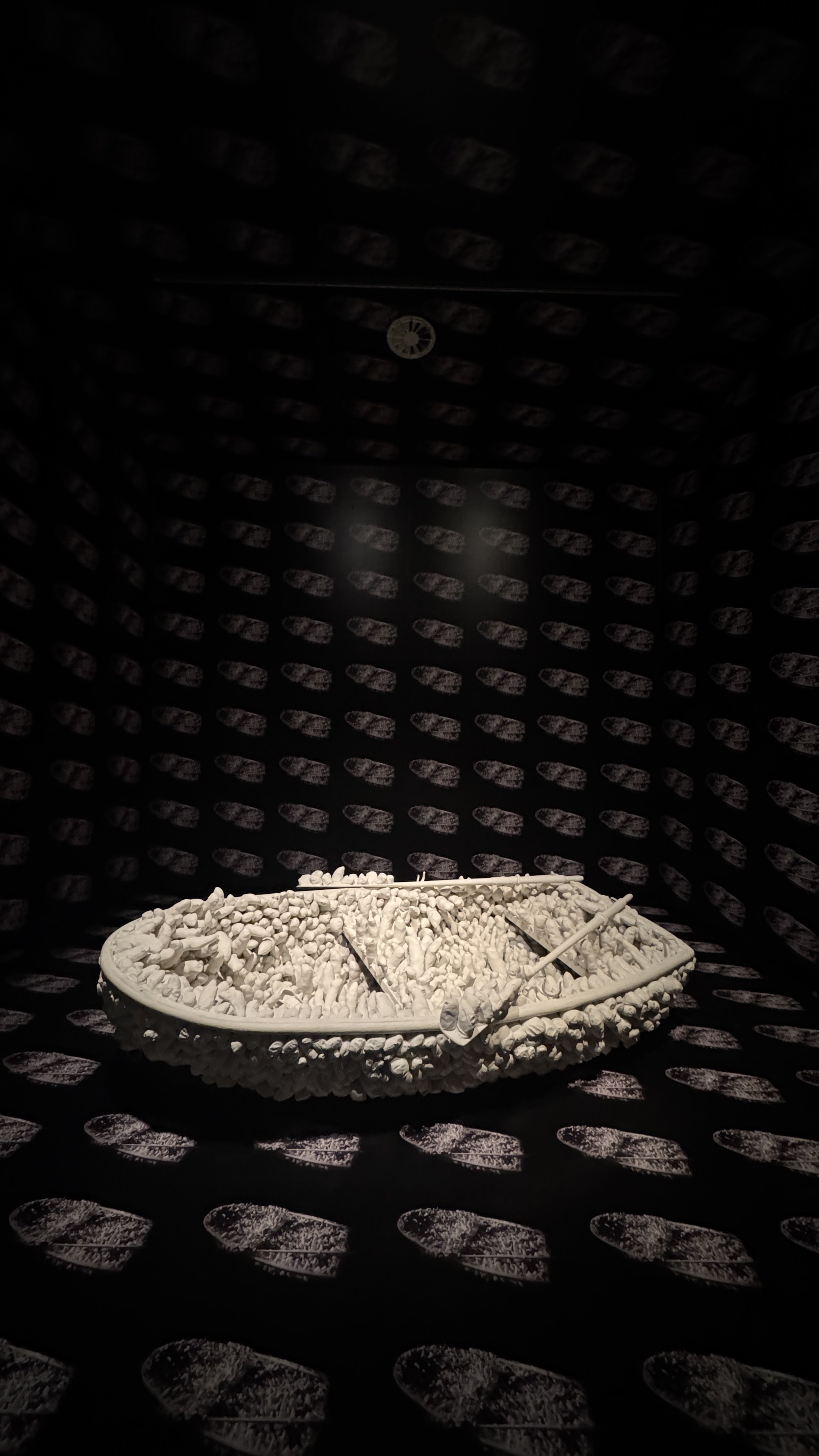 ダミアン・ハーストからPAMELA ROSENKRANZまで──Stedelijk MUSEUM