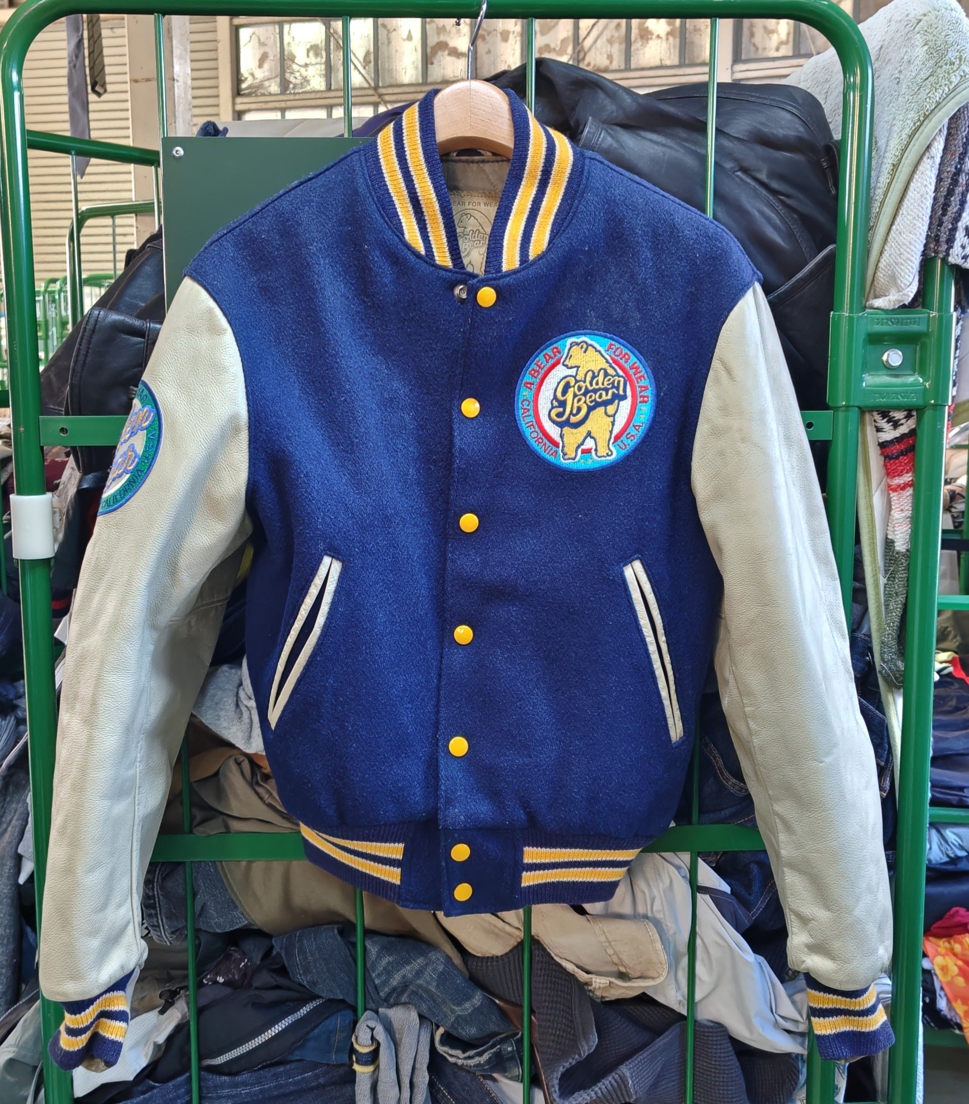 GOLDEN BEAR🐻の袖革スタジャンをレスキューした🎉CALIFORNIA🧸MADE IN