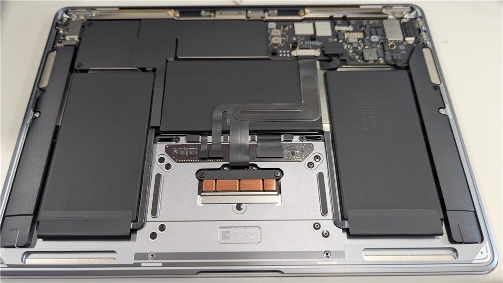 M1 MacBook Airのバッテリーを自力で交換してみた｜ueponx
