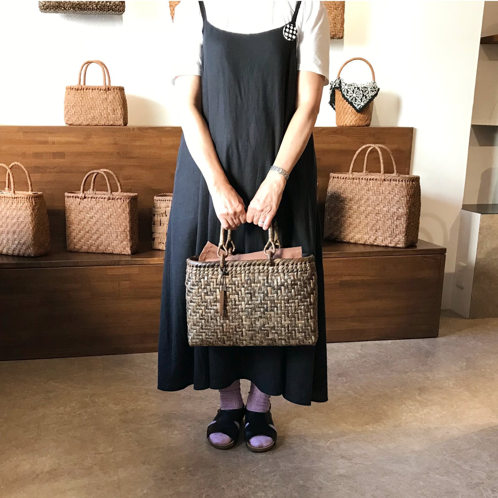 ツヤのでてきたくるみかご｜かごや