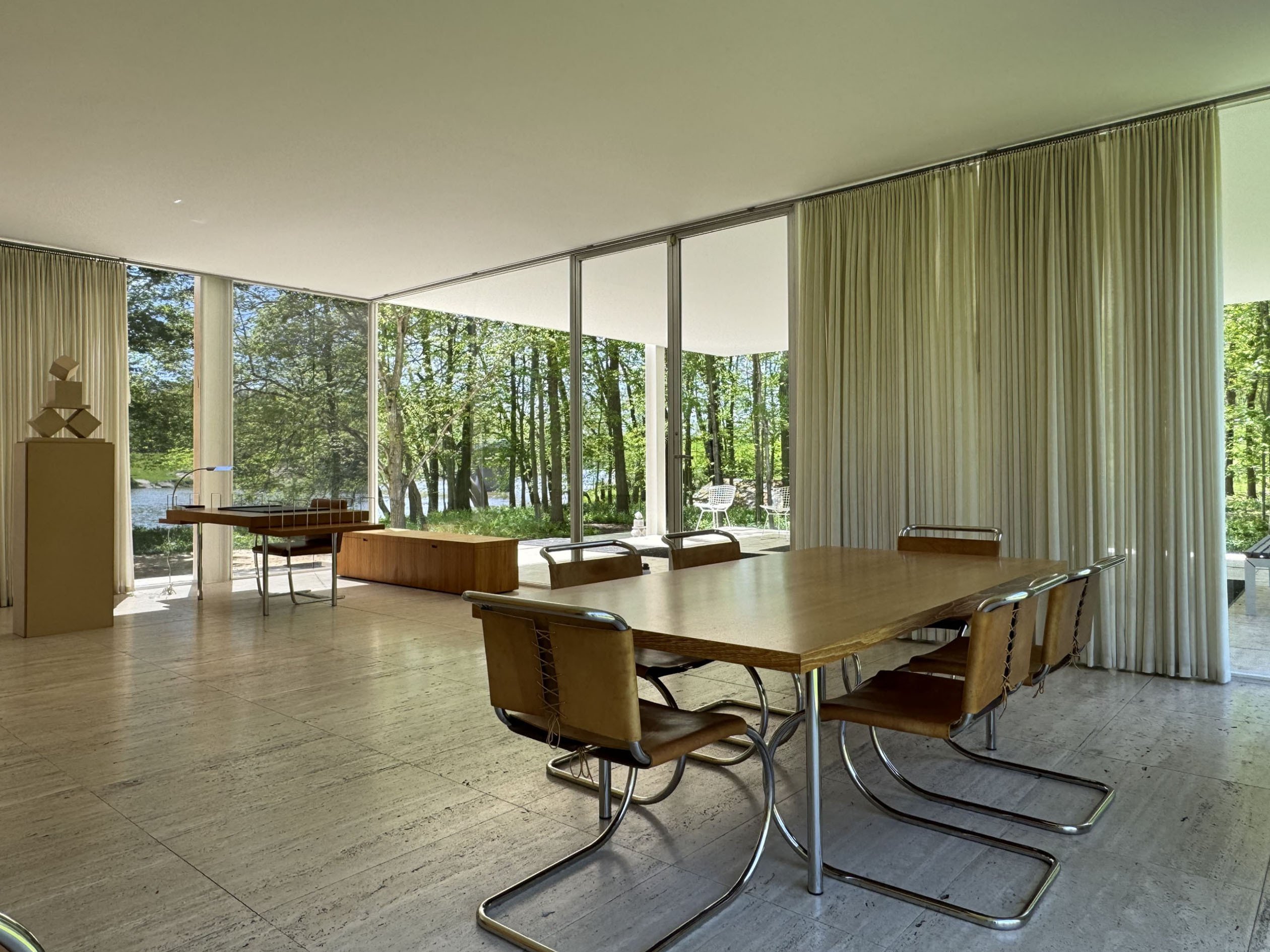 建築】最低で最高な建築探訪だったファンズワース邸（ミース・ファン