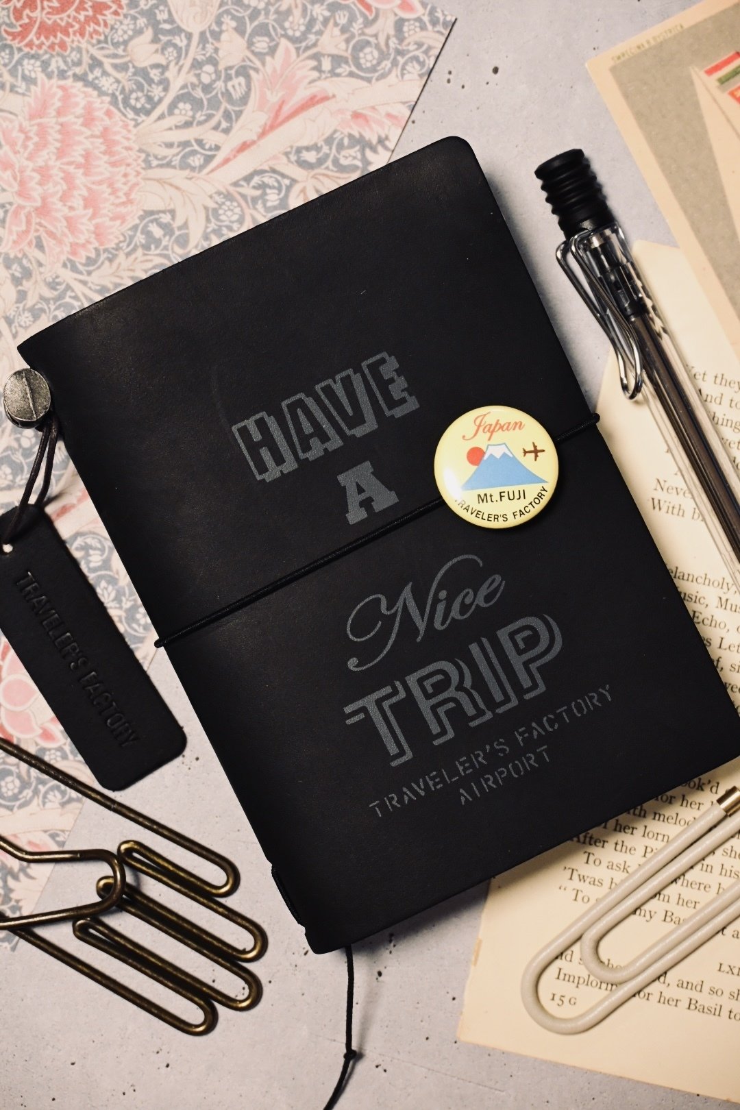 最近お気に入りのトラベラーズノート、こんな風に使ってます🙌｜ロン