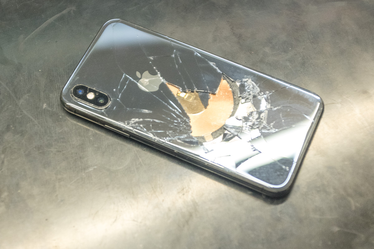 2度目のiPhone背面ガラス割れ修理は綺麗にできるのか？ | APPLEMAC三宮