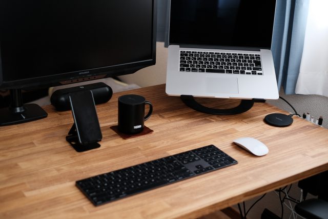 IKEA OLOV（オーロヴ）を使用してデスクをDIYしたら初心者でも簡単に