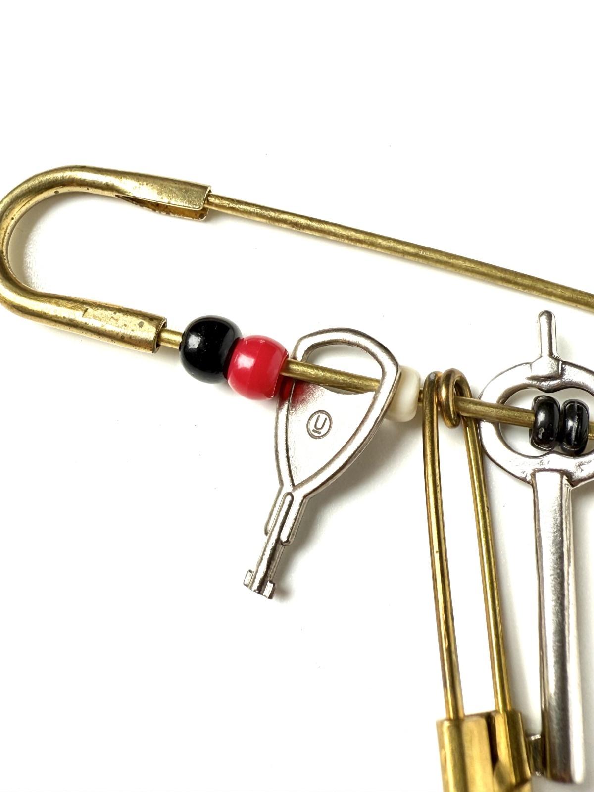 undercover/アンダーカバーの装飾ピン通販｜アーキビスト