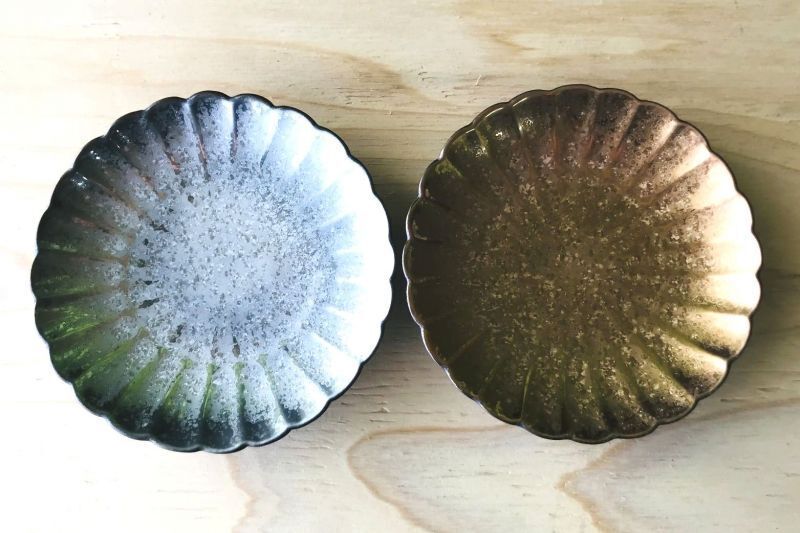 銀彩菊割4寸皿[有田焼 陶悦窯]