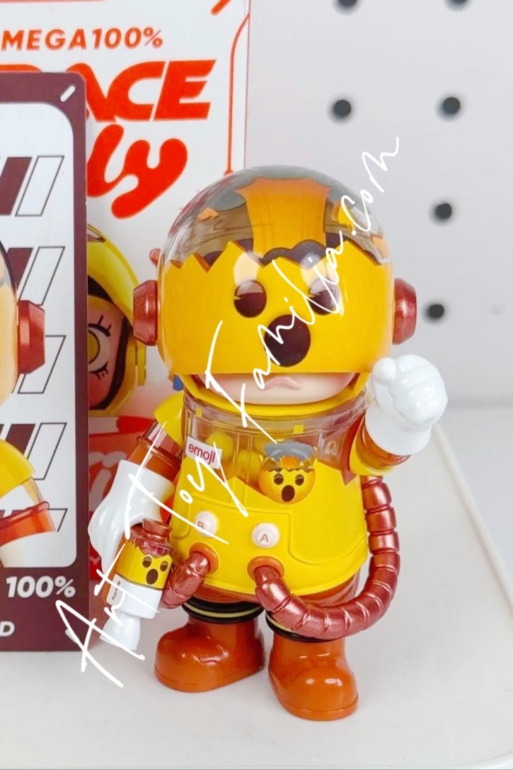 MEGA Space Molly 100% × emoji Series | POP MART – Art Toy Familia