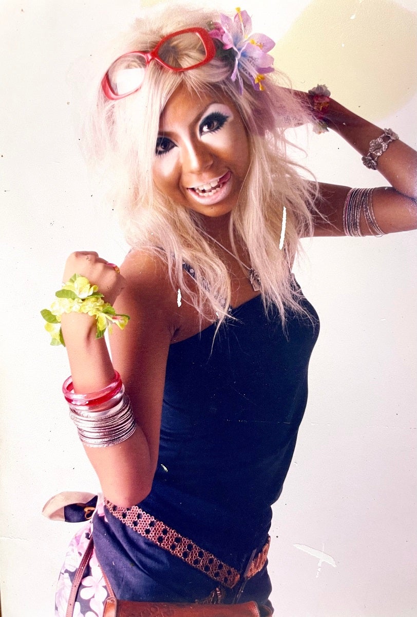 元ヤマンバのアーティスト近藤智美さん、「ガングロ族の最期」の久保