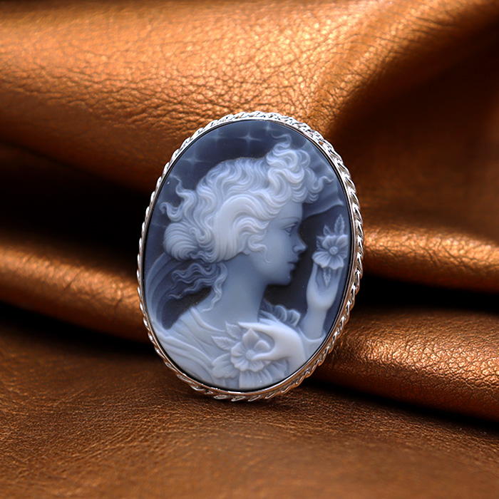 女性像の図柄のメノウカメオブローチ＆ネックレス製品のご紹介