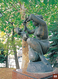 母子像に魅せられて｜札幌散策