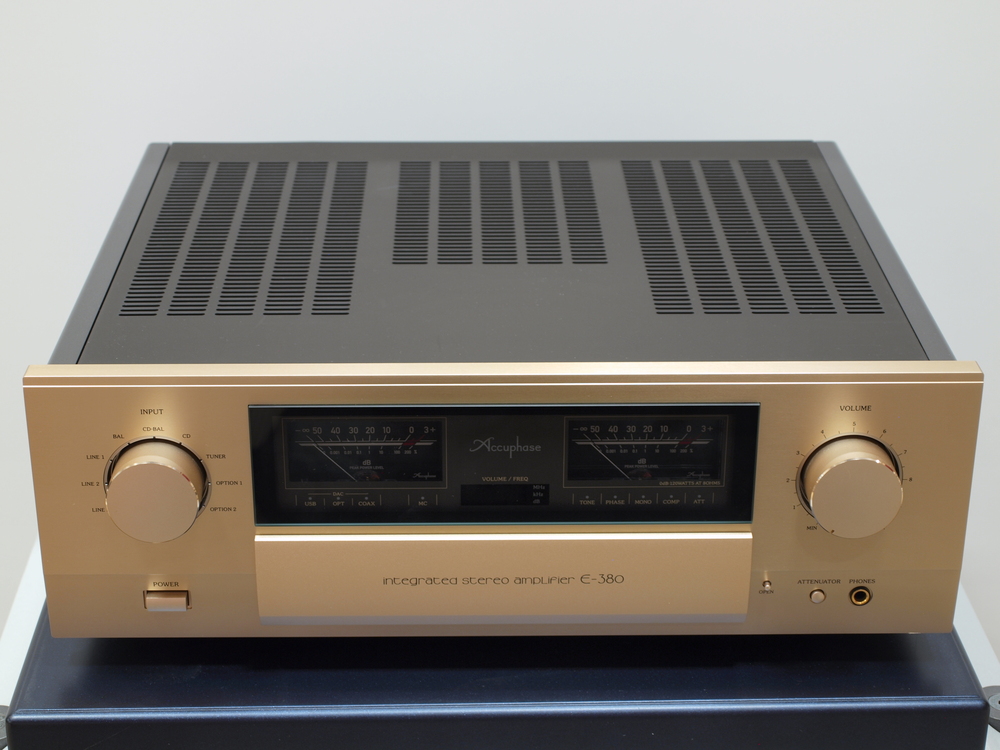 Accuphase E380 【中古】幕張新都心